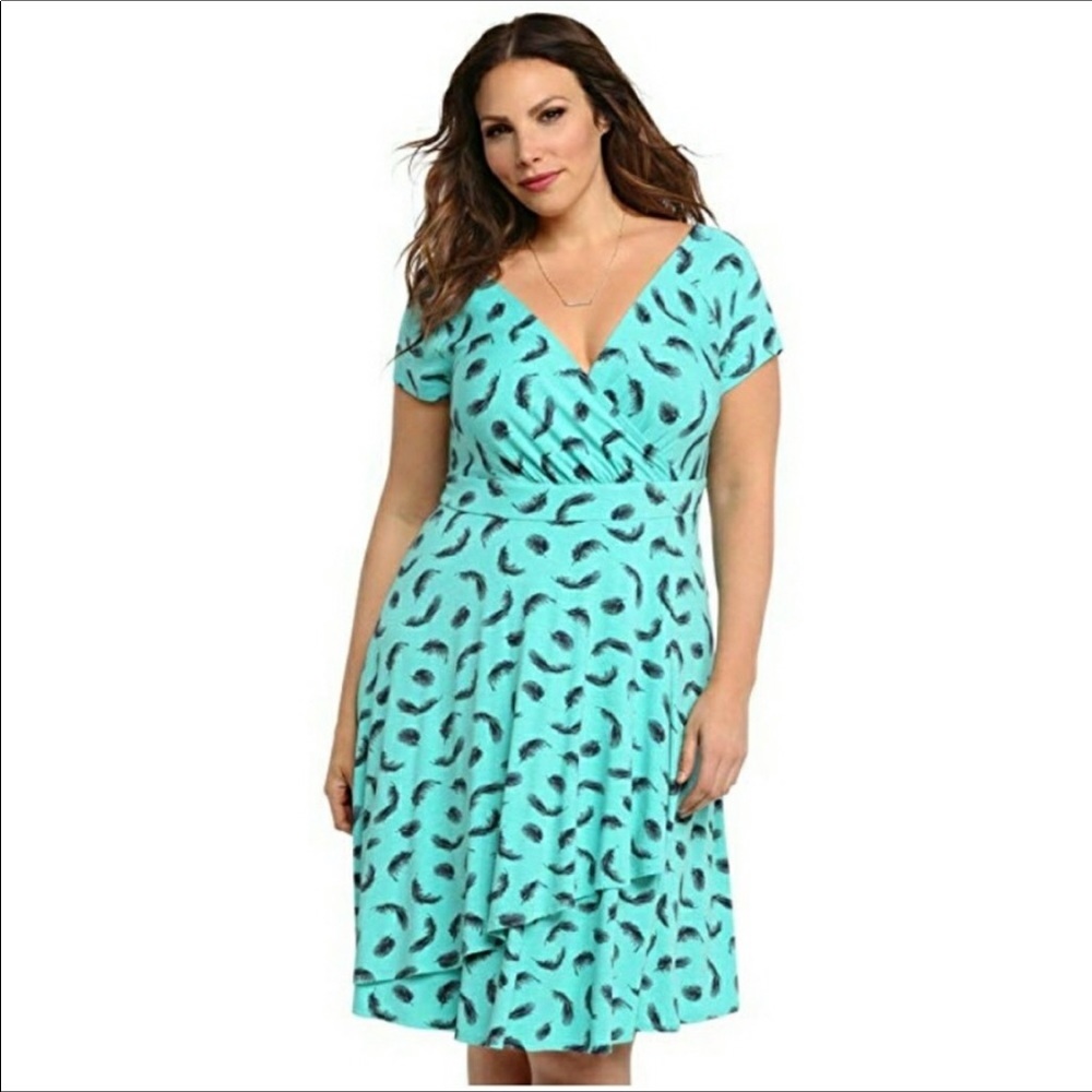 New with tag torrid feather dress 14/16 size 1